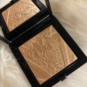 🖤 CYBERMONDAY - Givenchy  Gold Highlighter